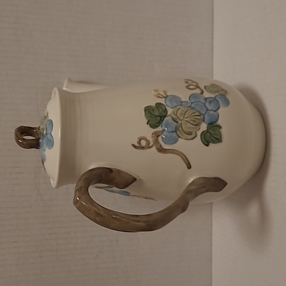 Vintage Metlox Poppytrail Teapot with Blue Grapes - Picture 6 of 16